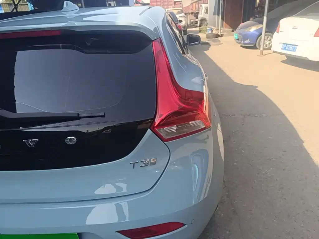 Volvo V40 — миниатюра 8
