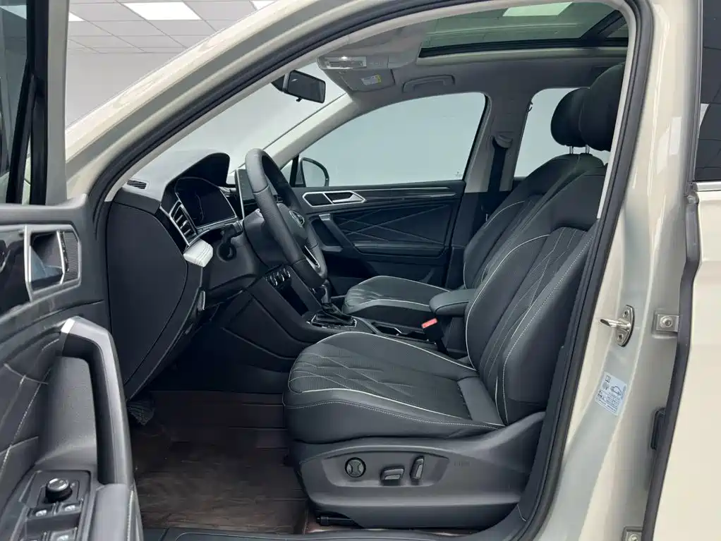 Volkswagen Tiguan L — миниатюра 6