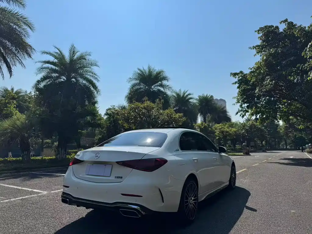 Mercedes-Benz C-Class — миниатюра 7