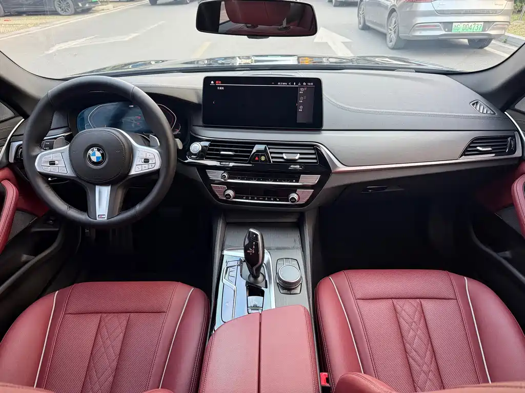 BMW 5 Series — миниатюра 15
