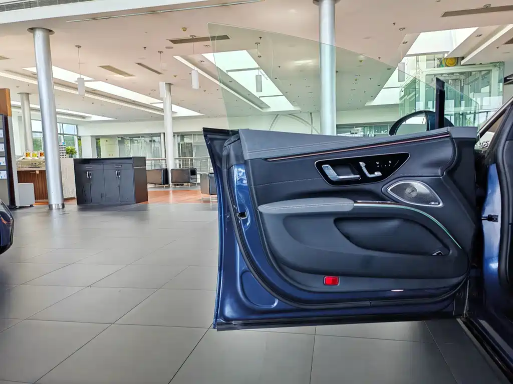 Mercedes-Benz EQS — миниатюра 12