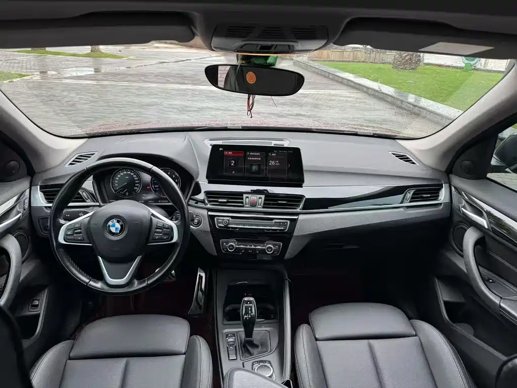 BMW  X1