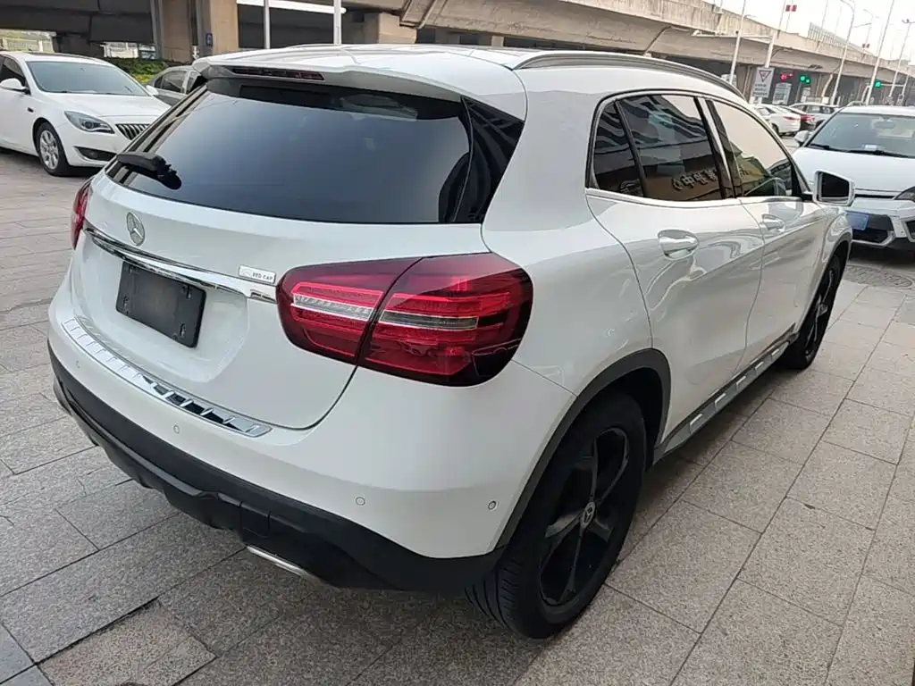Mercedes-Benz GLA — миниатюра 7