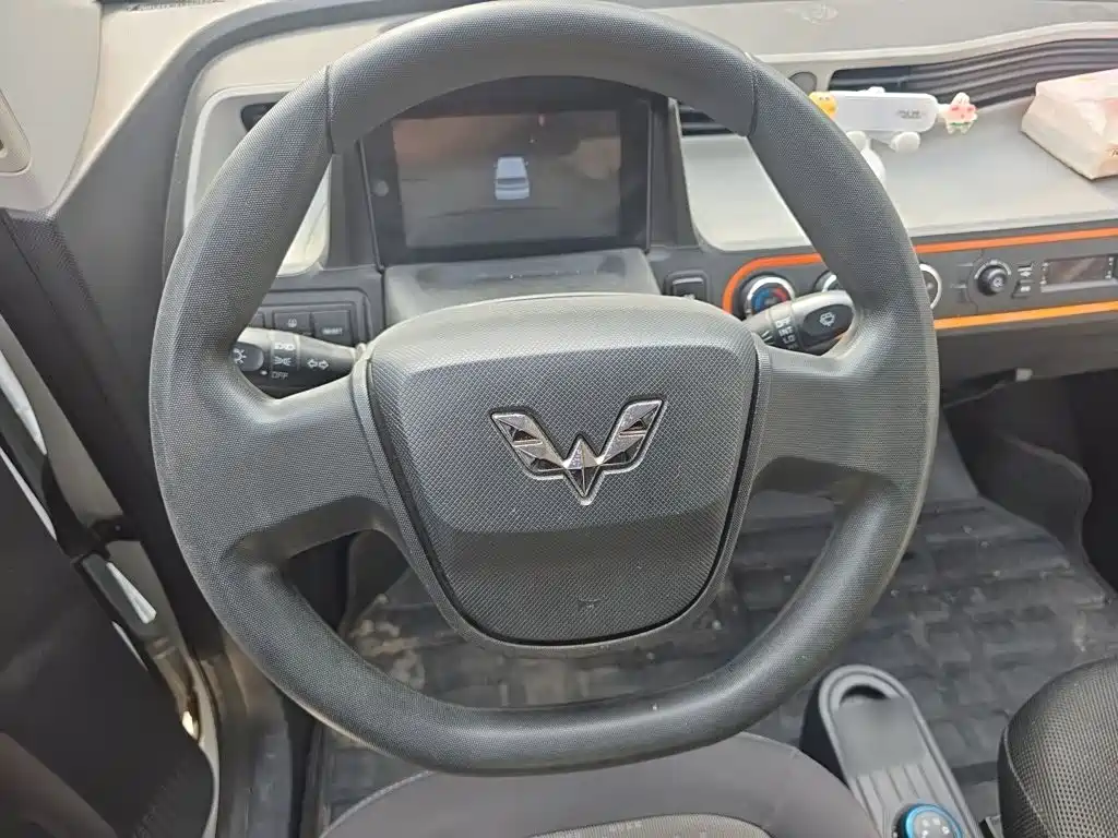 Wuling MINIEV — миниатюра 6