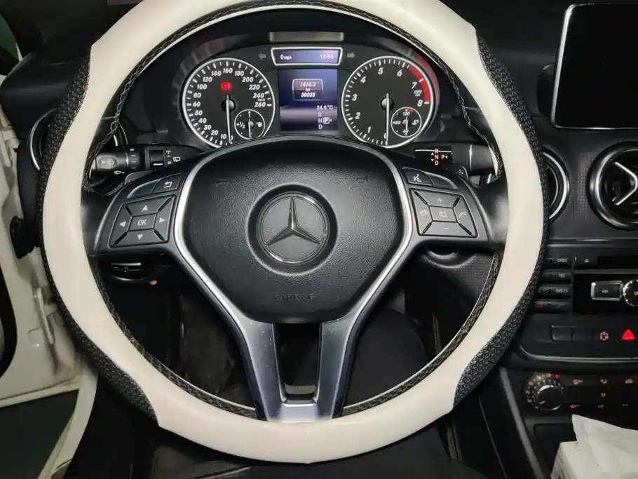Mercedes-Benz A-Class (Import) — миниатюра 15