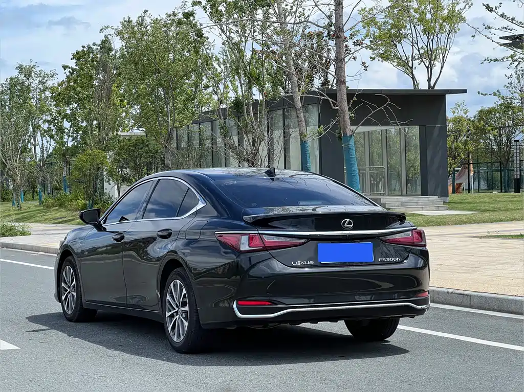 Lexus ES — миниатюра 4