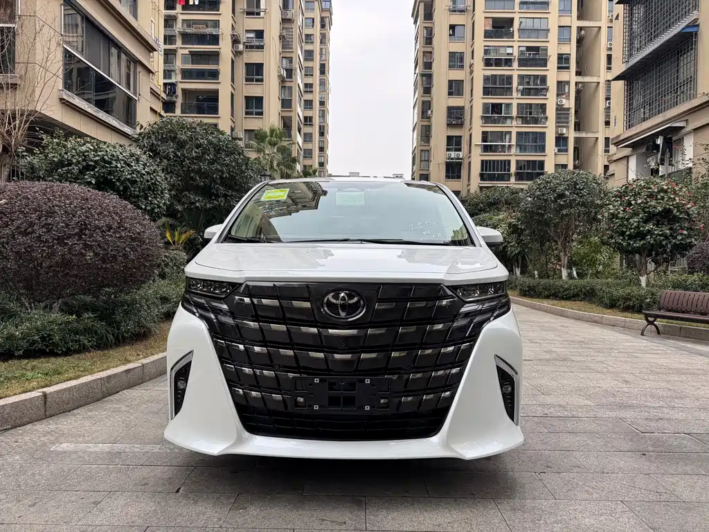 Toyota Alphard 0