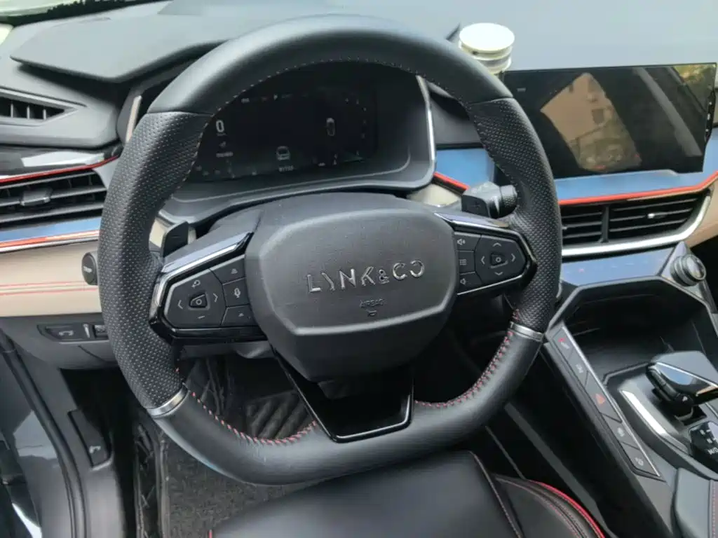 Lynk & Co 06 — миниатюра 11
