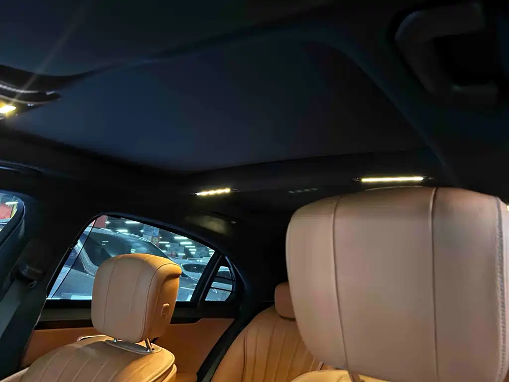 Mercedes-Benz S-Class — миниатюра 6