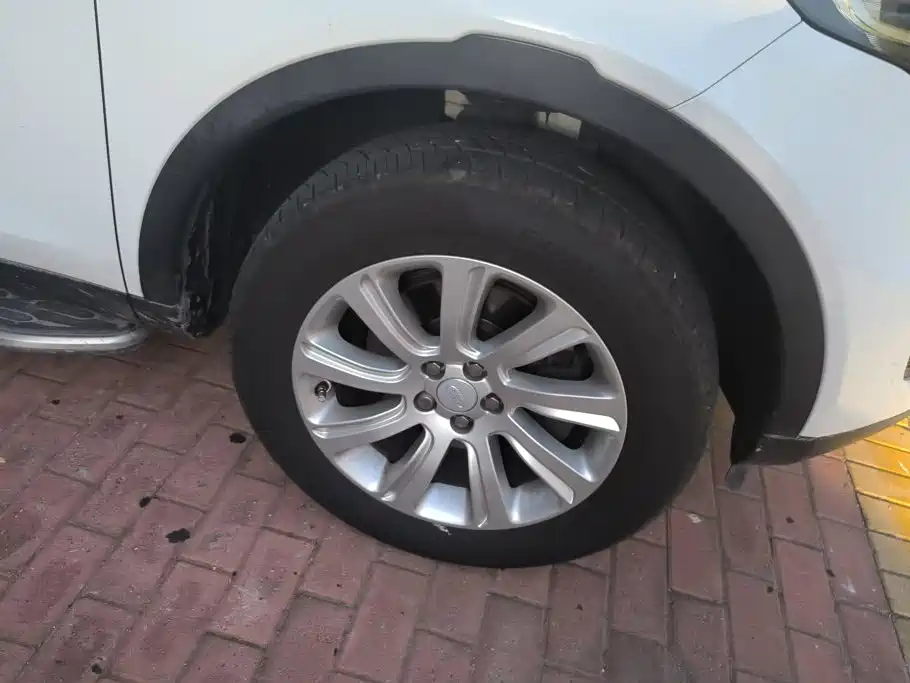 Land Rover Discovery Sport — миниатюра 6