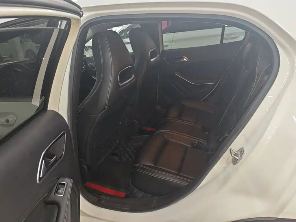 Mercedes-Benz GLA — миниатюра 17