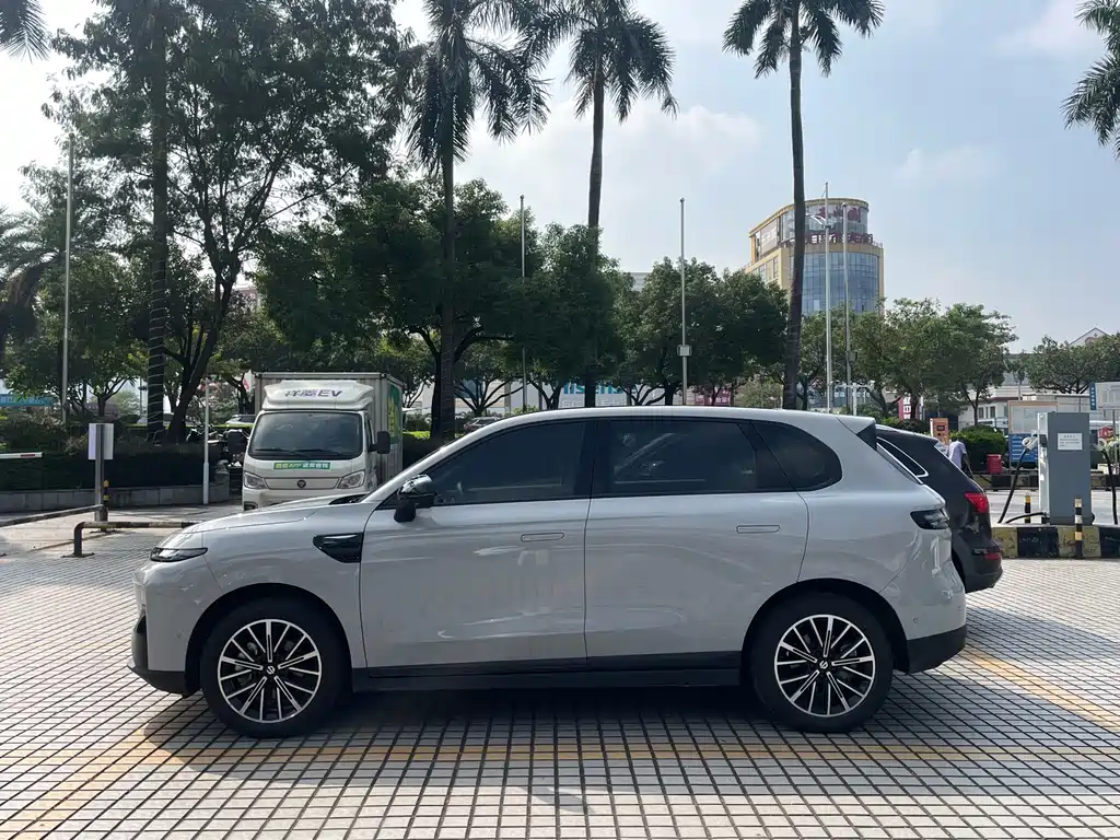 Leapmotor Leapmotor B10 — миниатюра 5