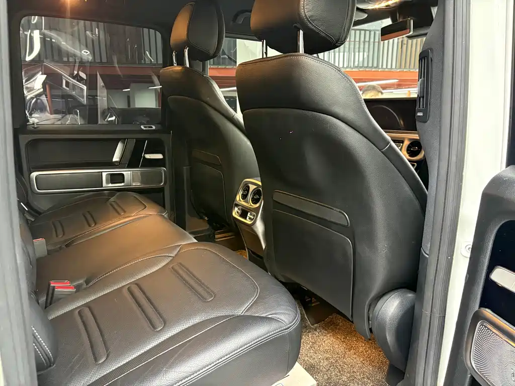 Mercedes-Benz G-Class — миниатюра 12