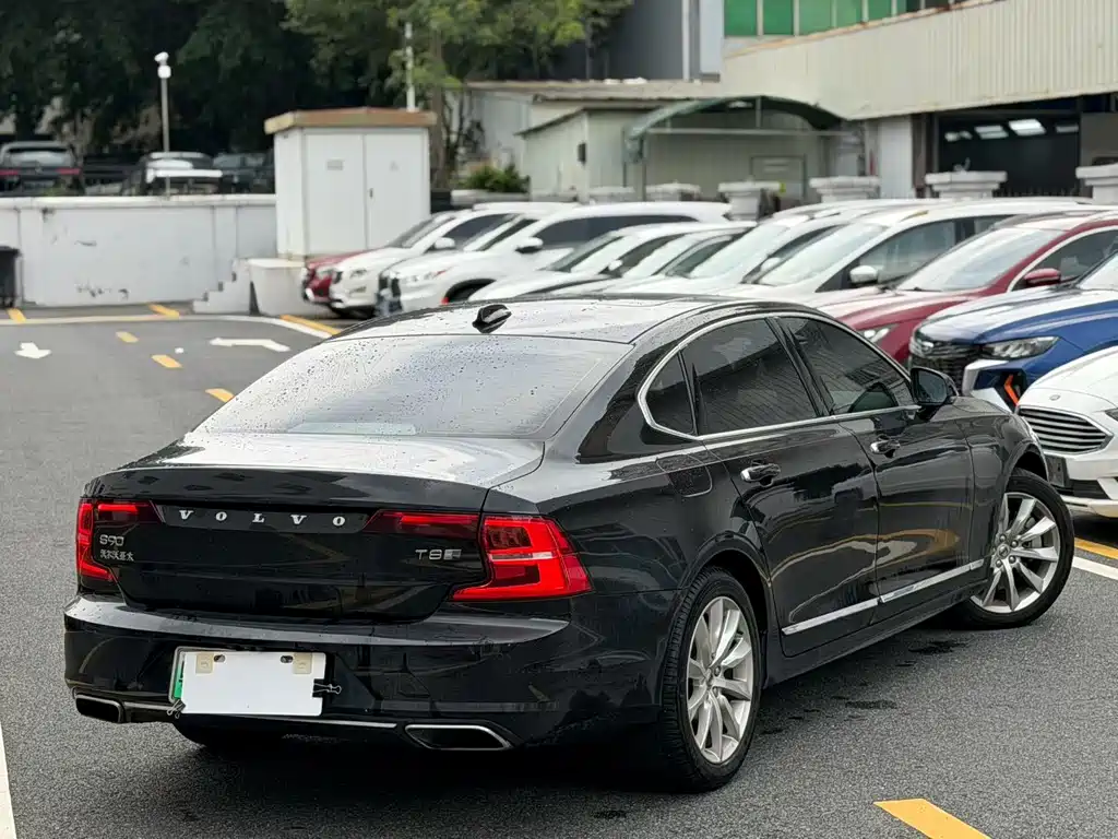 Volvo S90 2020 T8 E Luxury