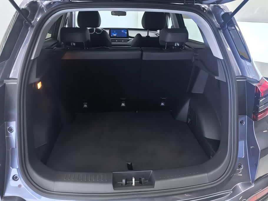 CHERY Tiggo 5x 1.5 л 2025 г. Серебристо-серый, пробег 11200 км