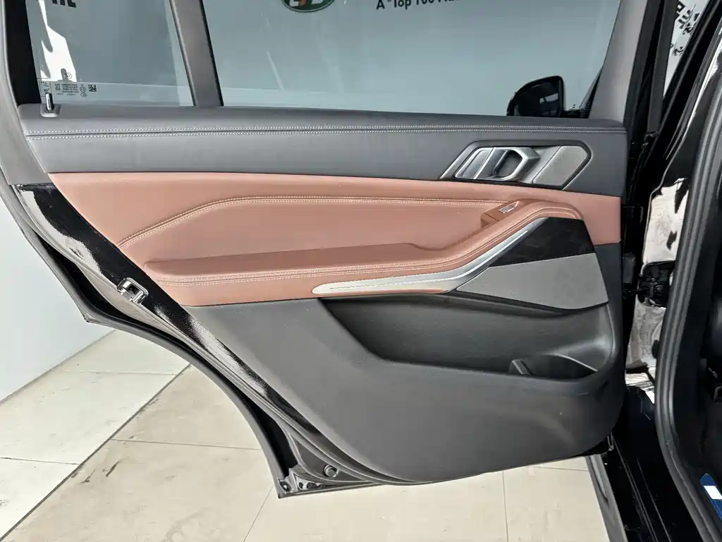 BMW X7 — миниатюра 21