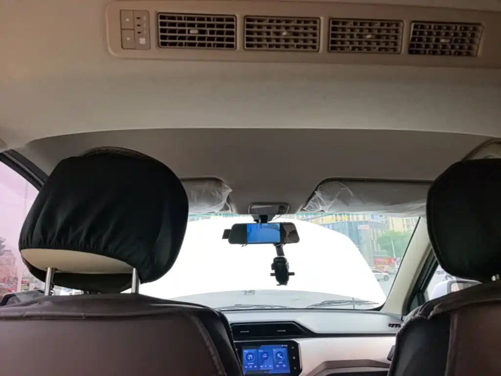 Wuling Hongguang — миниатюра 18