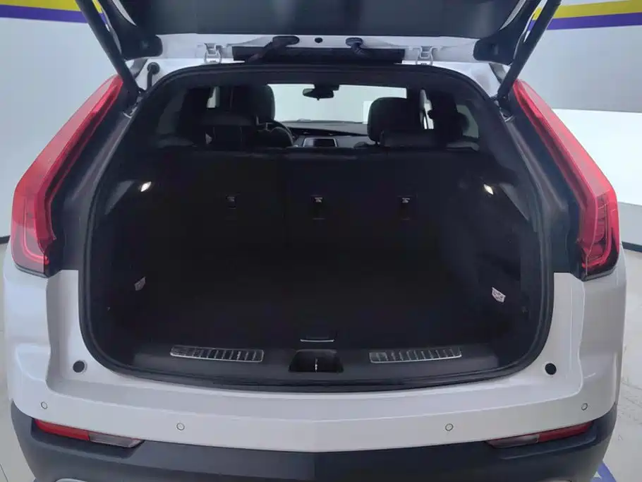 Cadillac XT4 2022 28T Luxury
