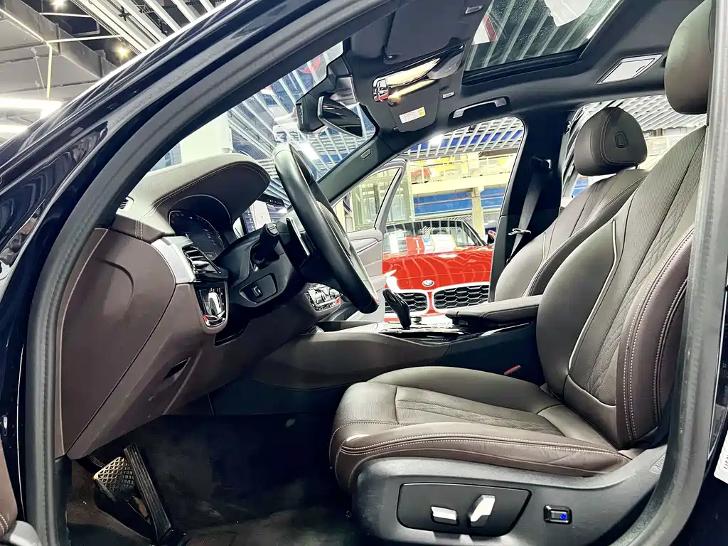 BMW 5 Series — миниатюра 4