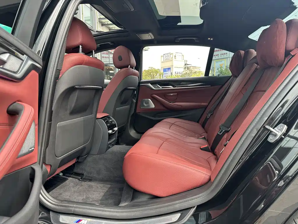 BMW 5 Series — миниатюра 15