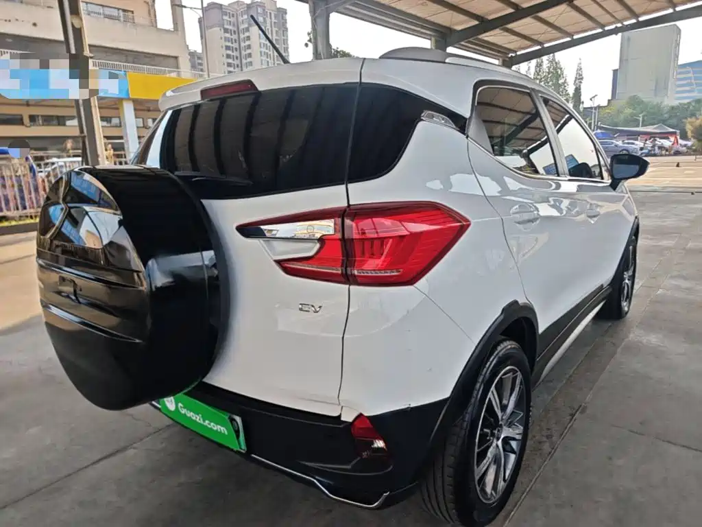 BYD Yuan EV — миниатюра 7