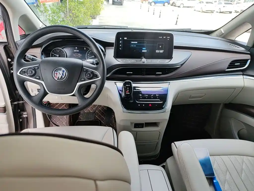 Buick GL8 — миниатюра 10