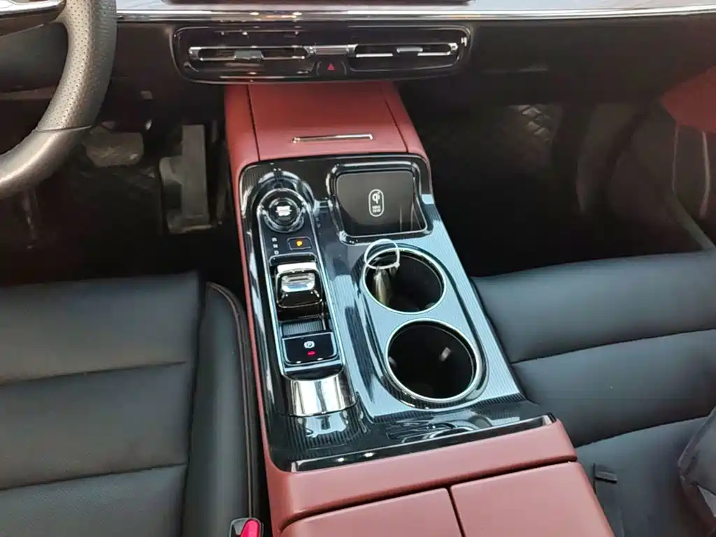 GAC Motor Trumpchi E8 PHEV — миниатюра 14