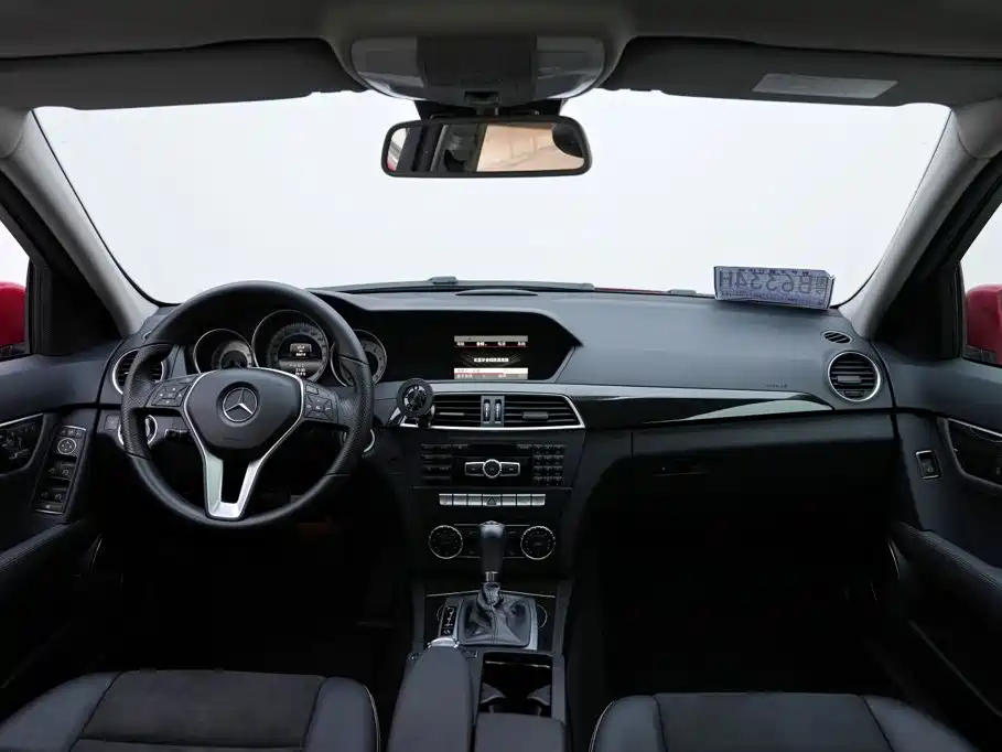 Mercedes-Benz C-Class — миниатюра 8