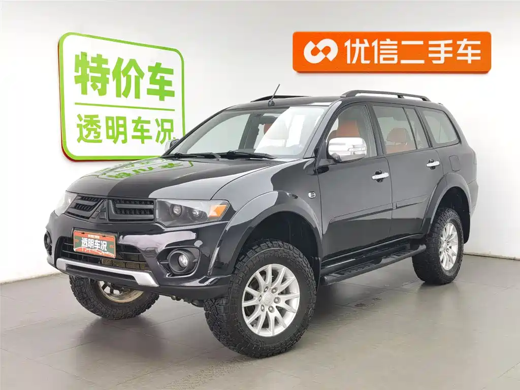 Mitsubishi Pajero Sport 2014