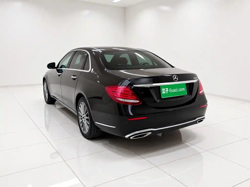Mercedes-Benz E-Class — миниатюра 4