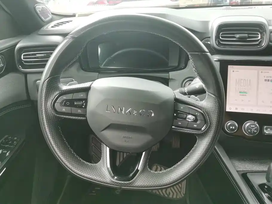 Lynk & Co 03 — миниатюра 15