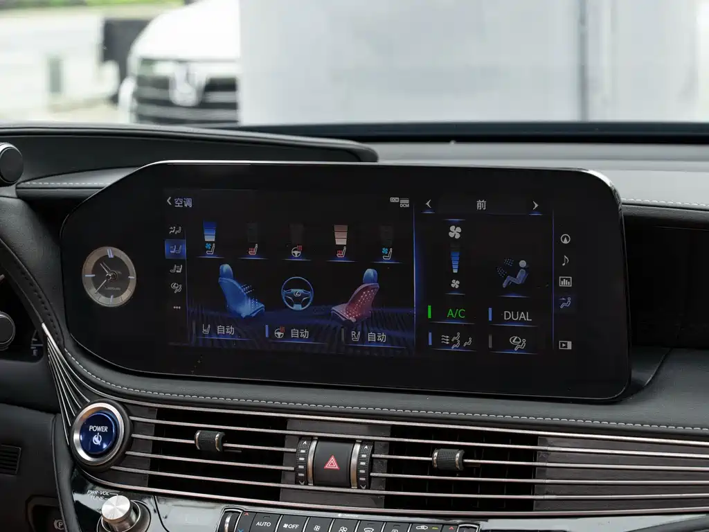 Lexus LS — миниатюра 16