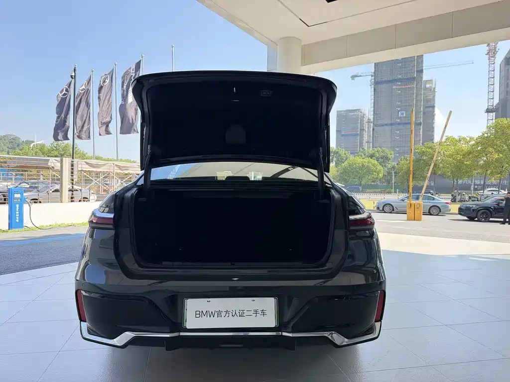 BMW i7 — миниатюра 7
