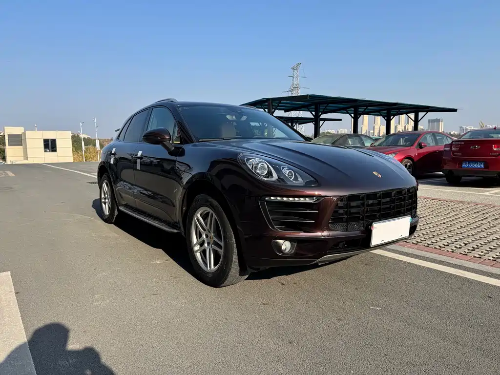 Porsche Macan — миниатюра 3