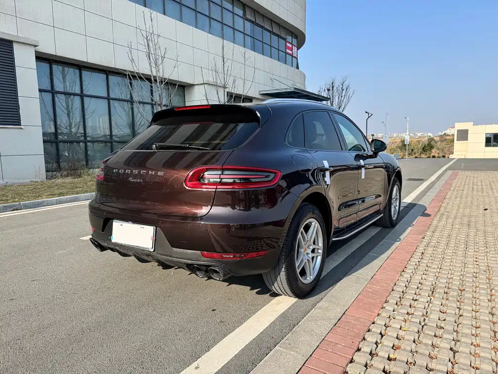 Porsche Macan — миниатюра 4
