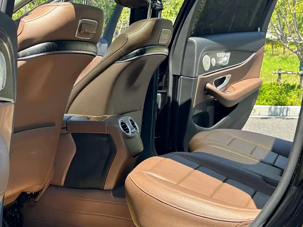 Mercedes-Benz E-Class — миниатюра 5