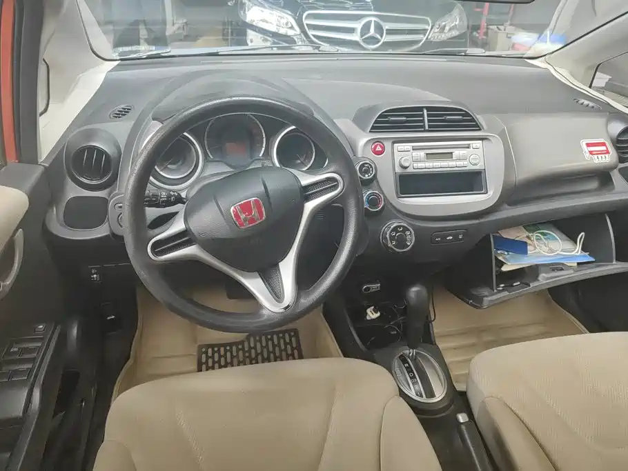Honda Fit — миниатюра 12