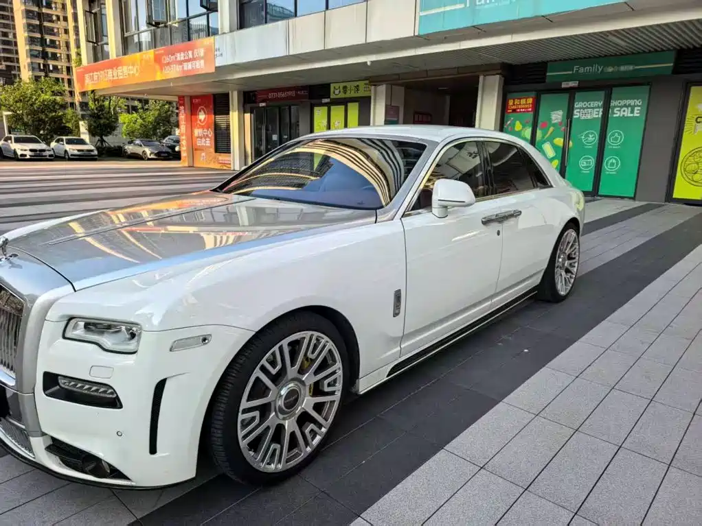 Rolls-Royce Ghost — миниатюра 3