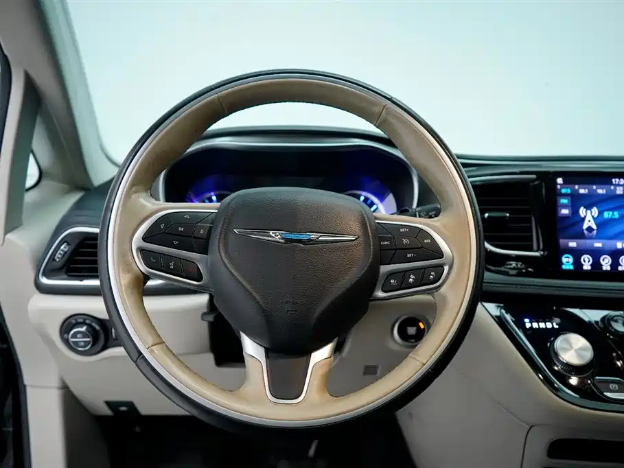 Chrysler Grand Voyager PHEV (Import) — миниатюра 17