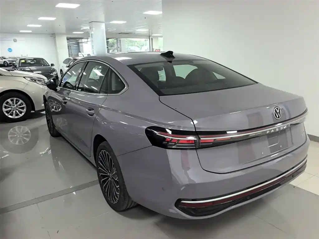 Volkswagen Passat 2025 Pro 380TSI