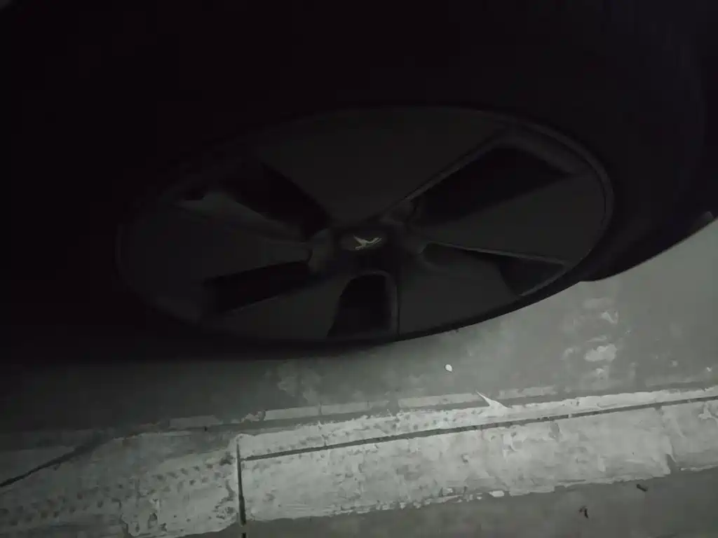 Tesla Model 3 — миниатюра 8