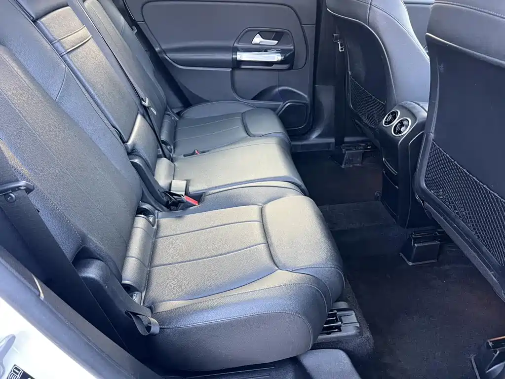 Mercedes-Benz GLB — миниатюра 7