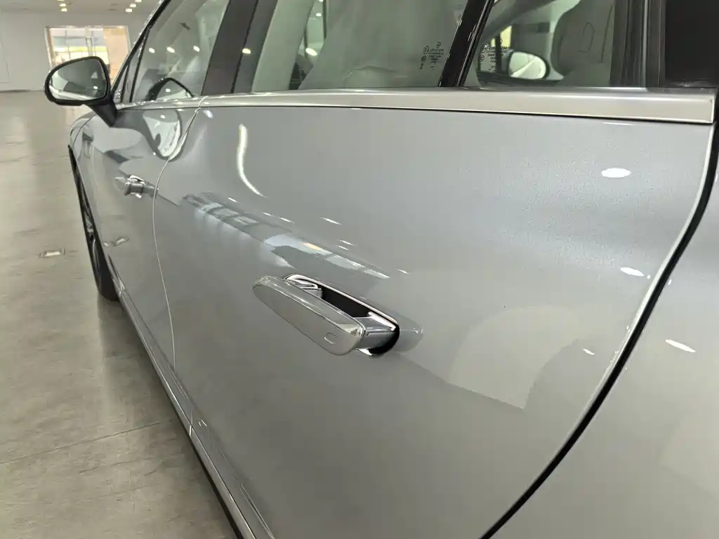 Mercedes-Benz EQE 2025 500 4MATIC Luxury