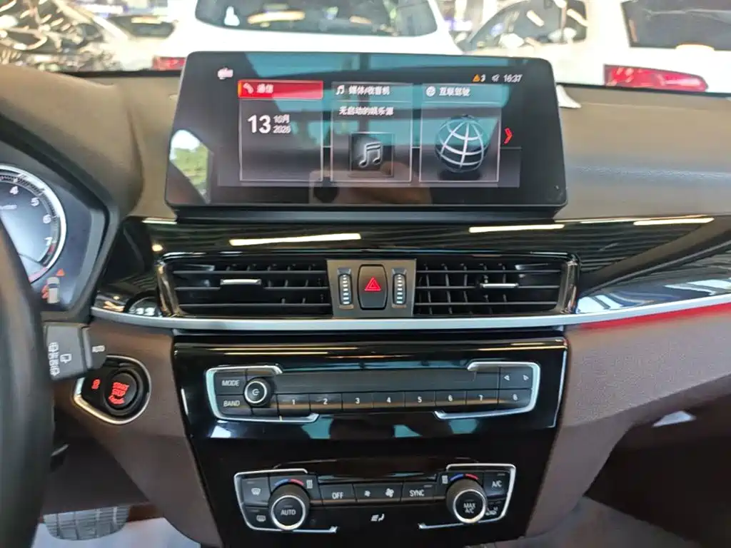 BMW X1 — миниатюра 13