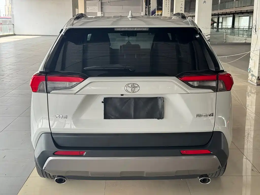 Toyota RAV4 — миниатюра 5