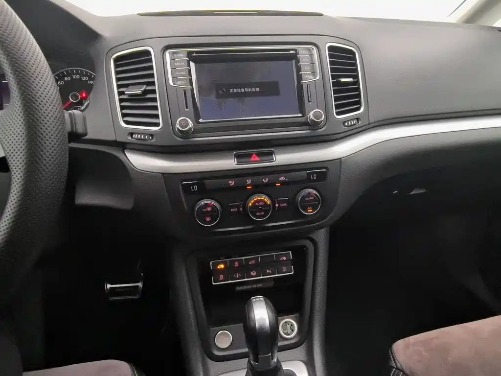 Volkswagen Sharan — миниатюра 12