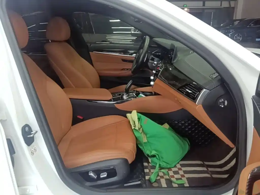 BMW 5 Series — миниатюра 25