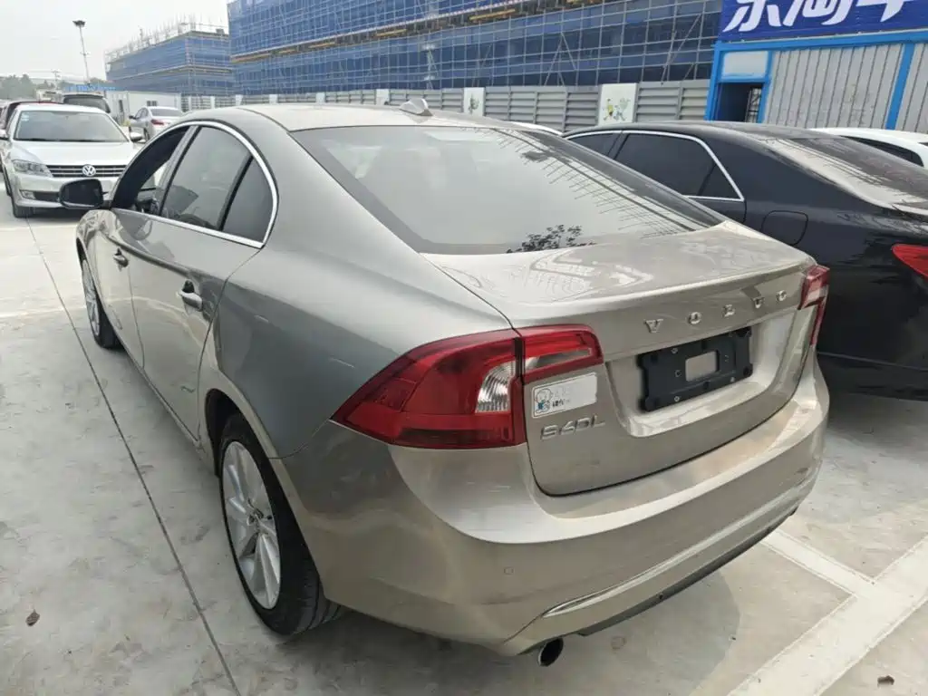 Volvo S60 — миниатюра 5