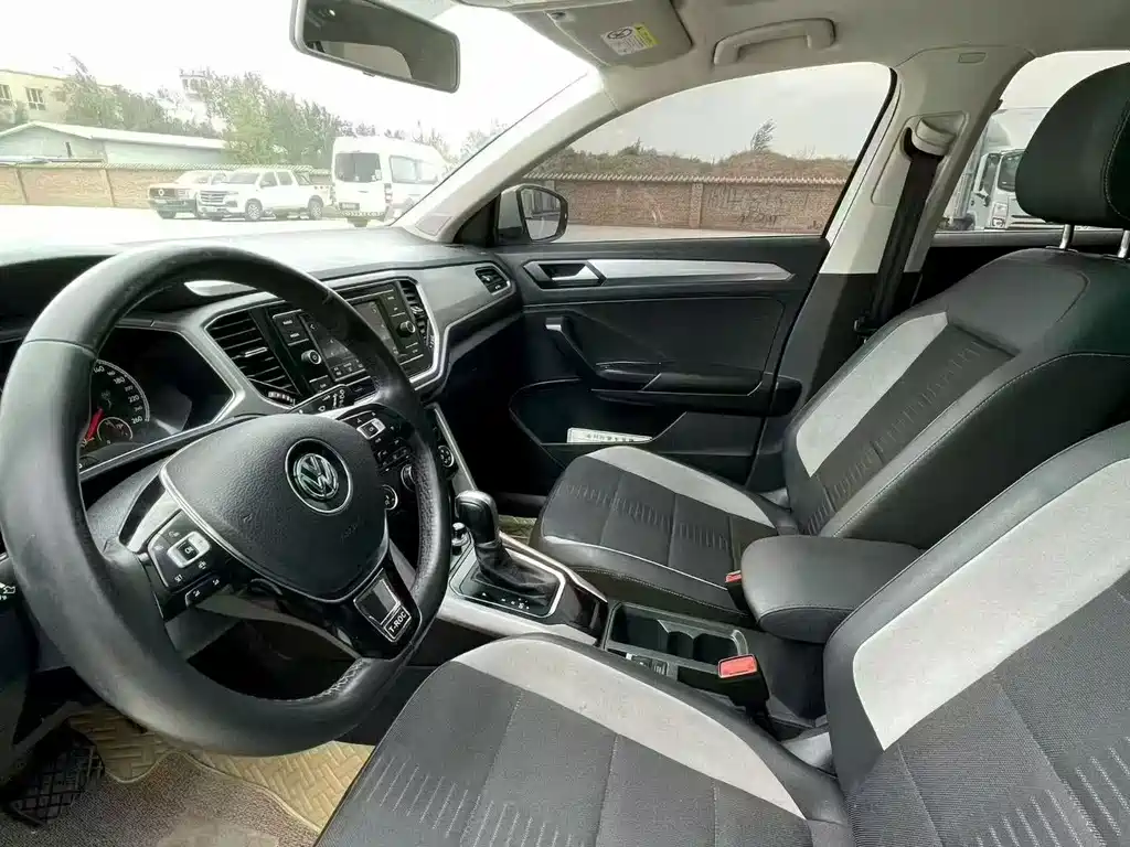 Volkswagen T-Roc — миниатюра 5