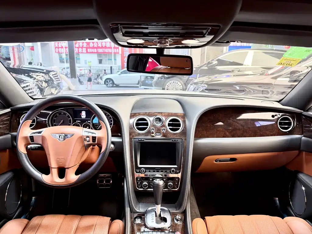 Bentley Flying Spur — миниатюра 23